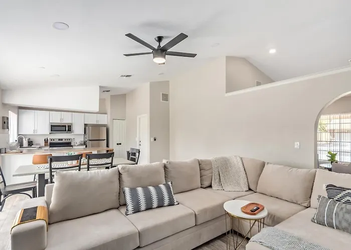 Modern Private Paradise W Pool Holiday home Chandler